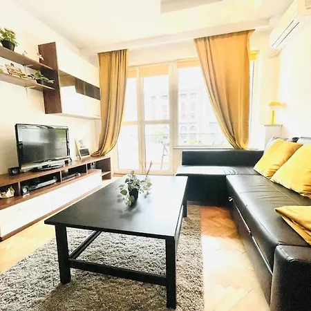 Ultra-central View 1 Bedroom With Balcony & Free Wifi Бухарест