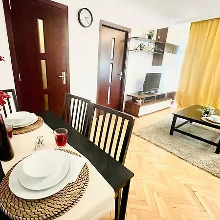Апартаменты Ultra-central View 1 Bedroom With Balcony & Free Wifi *