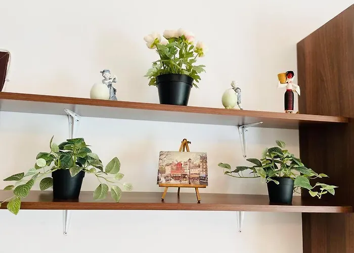 Апартаменти Cozy 1 Bedroom Flat, Ultracentral, Free Wifi