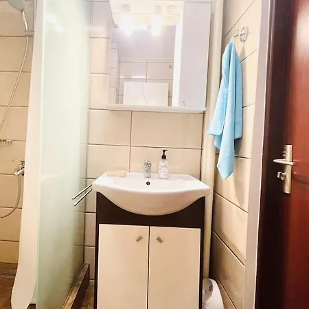 Ultra-central View 1 Bedroom With Balcony & Free Wifi *